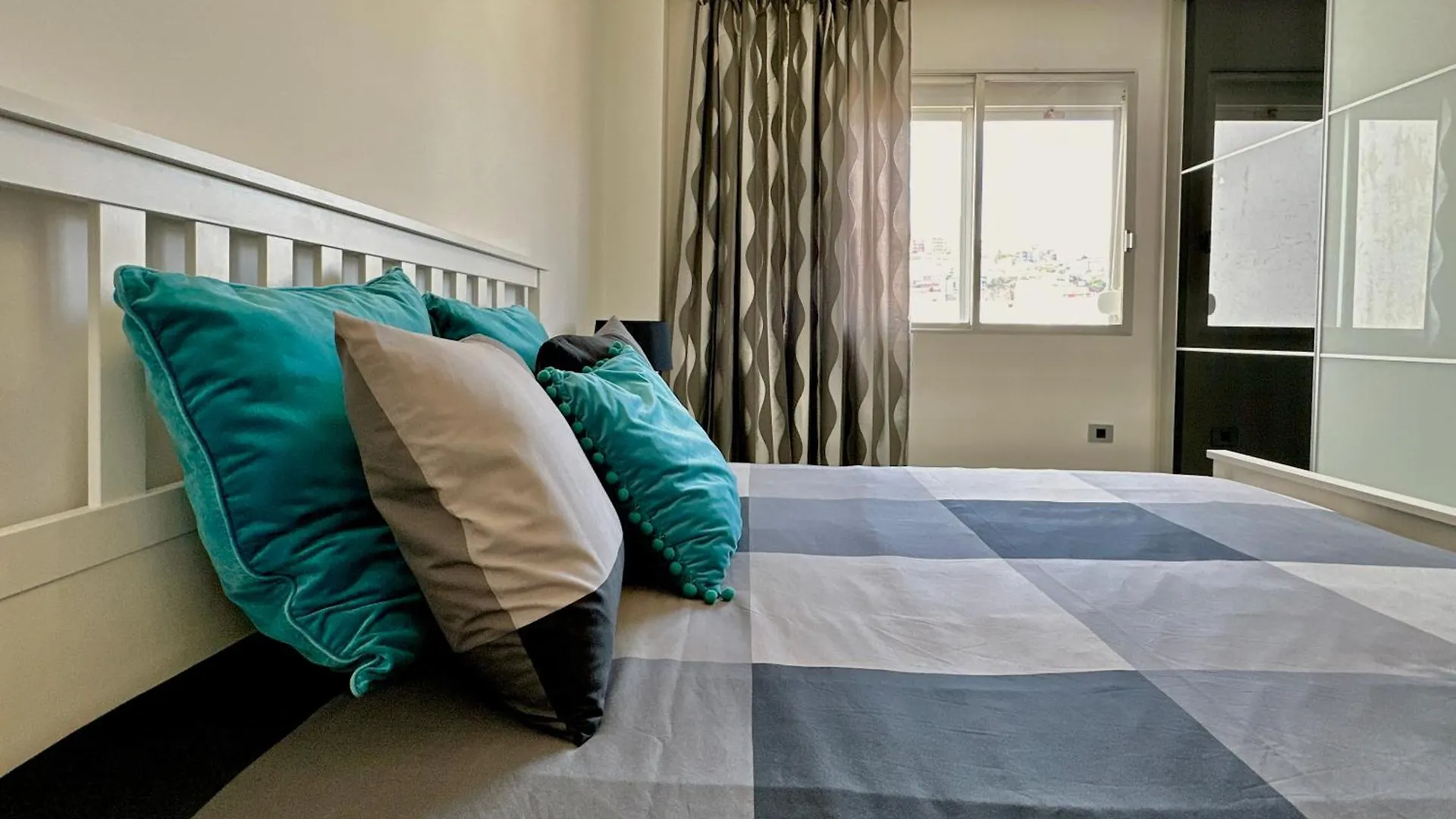 Hostiguest Coliving Leon Y Castillo 라스팔마스