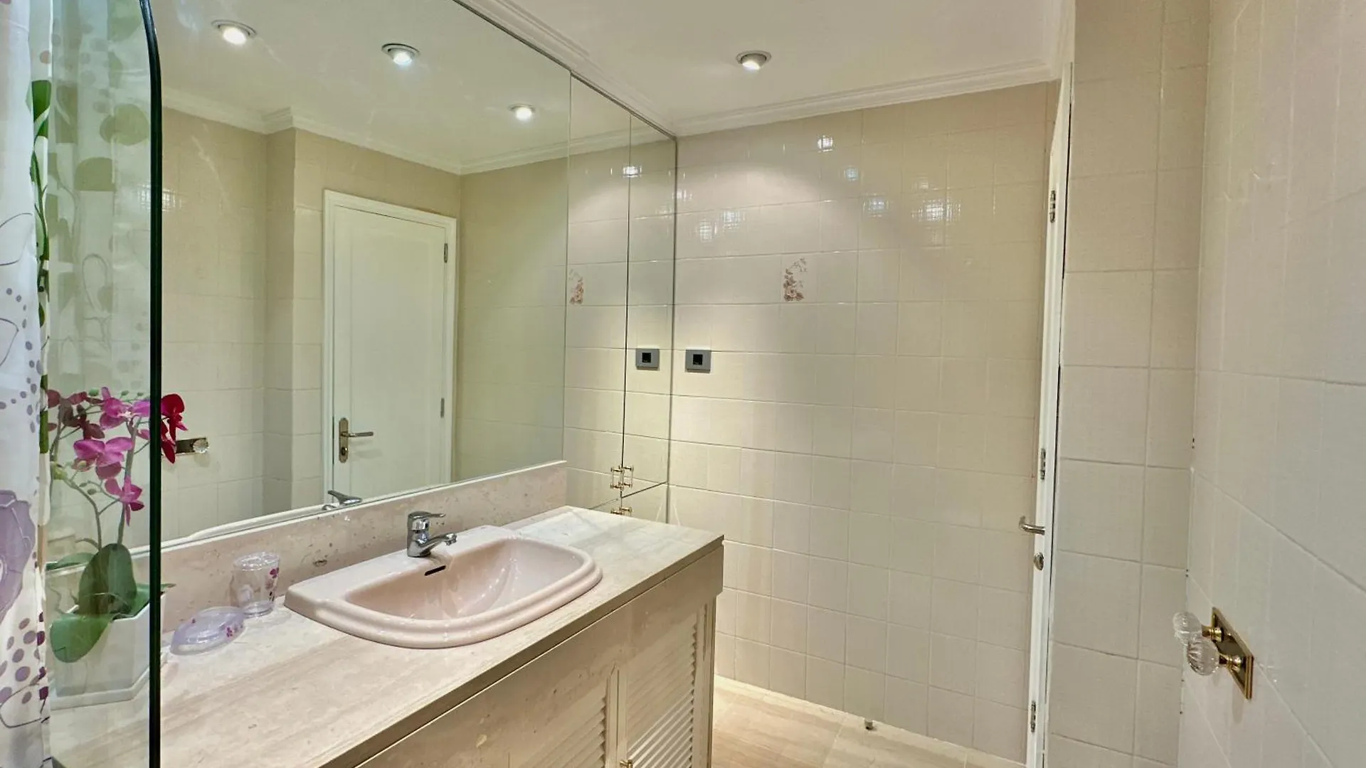 게스트하우스 Hostiguest Coliving Leon Y Castillo 라스팔마스
