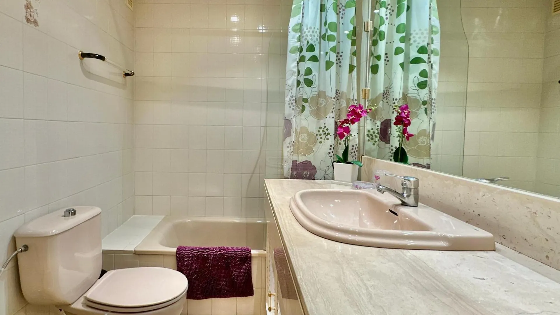Hostiguest Coliving Leon Y Castillo 라스팔마스